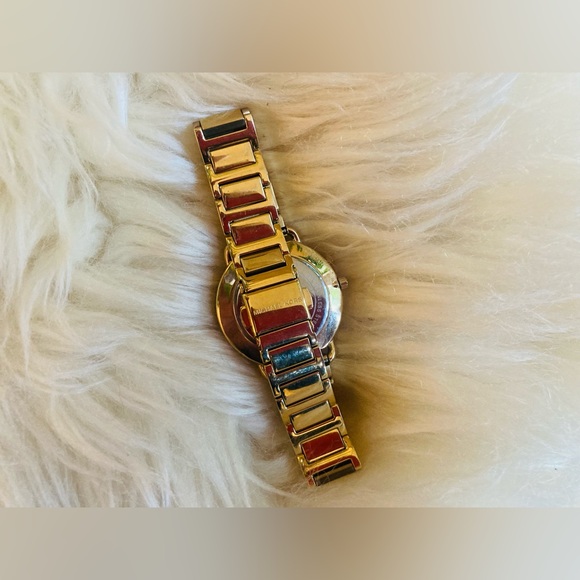NWOT Michael Kors Watch - Picture 3 of 5